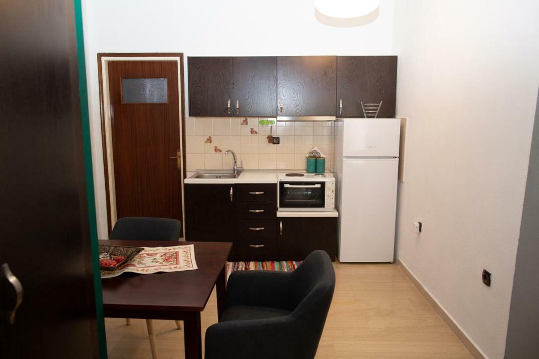 Cosy Downtown Studio - Suite Komotiní Luaran gambar